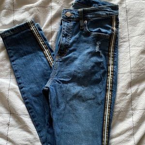 High waisted distressed Jeans!
